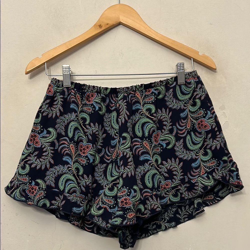 Altar’d State Floral Patterned Navy pull on Women's Shorts Size M EUC
